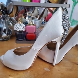 Badgley Mischka pumps